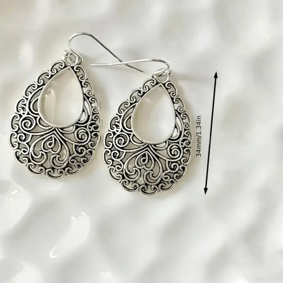 Silver Teardrop Dangle Filigree Earrings Vtg Boho Style Floral Drop Hollow Lace - Picture 3 of 5